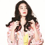 평범하게 생긴 거 같으면서 화보는 잘 찍는 정은채