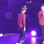 [도경수] 도경수 <b>헐리</b>웃  액션 ㅋㅋ