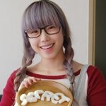 <b>쌩얼</b>에 안경써도 예쁜 여자 아이돌