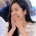 <b>시스</b>룩도 청순하게 소화하는 미소가 예쁨 돋는 한지민