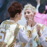 [EXO] 헐 찬열이가 멤버들한테