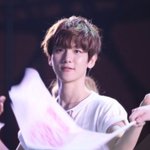 [백현] 백현이 덕후들 <b>대량</b> 생산 한 날ㅇ<-<