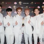 [EXO] 시상식 후 <b>솜</b><b>이</b>들!! 축하해!!