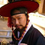 안경 안쓰면 너무 <b>어색</b>한 연예인들