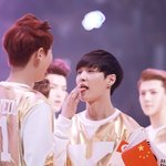 [EXO] <b>요로</b>케 침을 뭍이면