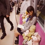 [짤북] 지하철의 <b>민폐</b>소녀.jpg