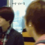 [백현] <b>꿀벌</b> 백현이 가방 버리고감(챙겨주고싶음 주의)