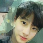 [EXO] 다된 경수 얼굴에 빠레기 뿌리기