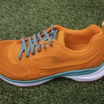 [아웃도어] 여자 바람막이, 여자 <b>런닝</b>화 하나씩 마련하려구요