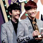 [EXO] 됴됴와 준멘 <b>투샷</b>