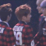 [시우민] <b>사이</b>좋은 맏형과 막내