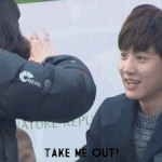 [EXO] 애교부리는팬에게난감함을<b>선사</b>하는박찬열