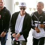 이번엔 공항에 억류된 저스틴 <b>비버</b>