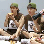[EXO] 니네 <b>피자</b> 어떻게먹냐  백현?종대?