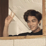 [EXO] 종례하다가 <b>복도</b>쪽 창문을 봤는데