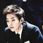 [EXO] 시우민 이 사진 보고 ㅋㅋ