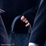 [EXO] 시우민어제인공에서 또<b>왼손</b>에반지낌..