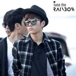 훈훈한 남자 아이돌의 체크<b>남방</b> 패션.jpg