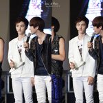 [EXO] ㅠㅠㅠ충주쌀축제 하면 <b>왜</b> 다<b>들</b> 백현이찾음?