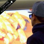 [EXO] 백현이 <b>떡</b><b>뽁</b>이가먹고싶은 아련한 뒷모습