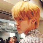 [EXO] 팬들이 불러서 돌아보려는 <b>희수</b>