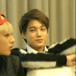 [카이] 아빠<b>미소</b>로 타오 보는 카이ㅋㅋ