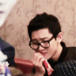 [EXO] 낑낑대는 멍뭉이.<b>gif</b>