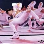 [EXO] <b>중콘</b>이건삼층이건