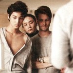 [카이] 종인이 이 짤의 <b>정체</b>를 아는 인어있어용?