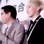 [시우민] 수만<b>아부지</b> 우리 김형제잘챙겨주소