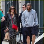 제이크 질렌할 여친과 길거리에서 찍힌사진