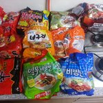 [EXO] 얘들아 우리집에 <b>라면</b> ㅈㄴ많은데