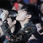 [EXO] 물좀<b>평범</b>하게마셔줄래..?