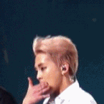 [시우민] 웅녀들을 <b>유혹</b>하는 민석이[입술주의]