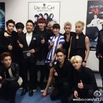 [시우민] 오늘 단체사진 <b>동상</b> 김민석