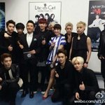 [백현] 엑소<b>단체</b>사진?떳는데백현이....