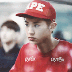 [EXO] 공항에서 <b>검사</b>하는데 긴장한 찬열