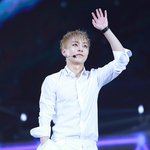 [시우민] 쇼<b>케이스</b> 고화질