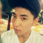 사진있어여  동갑내기 친구들인데 누가 동안 <b>인지</b> 바주세요ㅜㅜ