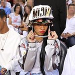 nba 구경하는 리한나 최근