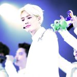 [EXO] 내배경화면볼때마다 성스러움을느낌