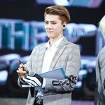 [세훈] 세훈이 손 다 나았나<b>부다</b>  (+수정