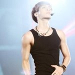 남자 아이돌의 무대위 <b>나시</b>티 패션.jpg