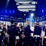[EXO] 우리 <b>가수들</b> 1위 했을때 활짝 웃는게 보이는 멤버