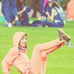 [EXO] 종인이 <b>물병</b> 잡고 좋아하는 짤ㅋㅋㅋㅋ