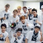 [EXO] 비둘기가 인간의 탈을쓰고 
