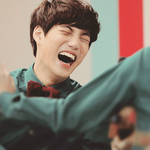 [EXO] <b>물통</b> 발로잡고 좋아하는 조니니ㅠ..ㅠ