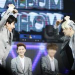 [EXO] 백현이준면이를 보는 루궈의 아빠<b>미소</b>