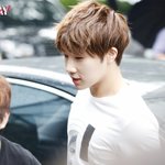 <b>성규</b>의 찢어진 눈이 매력적이야 ㅋㅋ