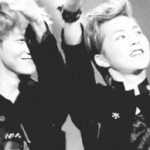 [EXO] 현수막한개만걸어준다는데 뭐걸려낰ㅋㅋ